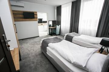 Фото номера Семейный номер Отель Hotel Tiffany г. Нове-Място-Любавске 3