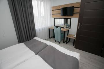 Фото номера Семейный номер Отель Hotel Tiffany г. Нове-Място-Любавске 2